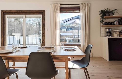 Cairo Maison | Acorn Bungalow - Luxury Cabin, Catskills