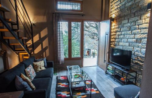 Aetia Maison | Acorn's Houses, Gray and Green Acorn