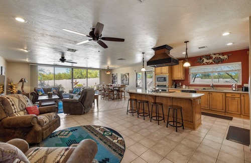 Desert Foothills North Maison | Acre + lot, confort champêtre, ville proche ...