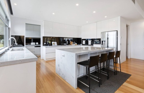 Hastings Maison | Acreage Farm Stay by Ready Set Stay - Cottage and House