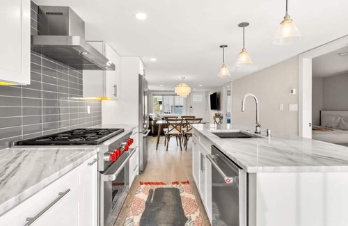 Newbury Maison | Across From Beach High-End Home "The Nest"