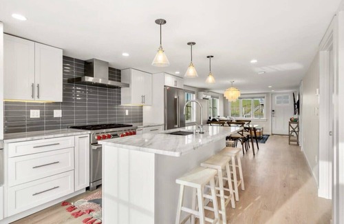 Newbury Maison | Across From Beach High-End Home "The Nest"