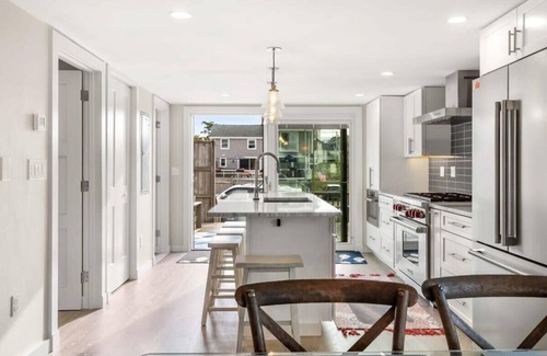Newbury Maison | Across From Beach High-End Home "The Nest"