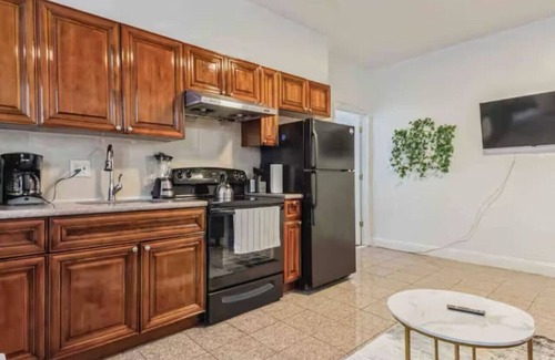 Center City Appartement | Across from Convention Center 4F | Sleeps 6 | 4F