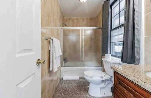 Center City Appartement | Across from Convention Center 4F | Sleeps 6 | 4F