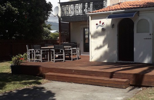 Waikanae Maison | En face de la plage de Waikanae et des cafés.