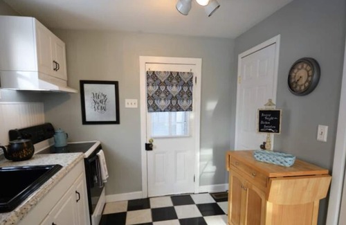 Milford Maison | Across the street from the Delaware River! Walk to Main Street of Milford NJ!