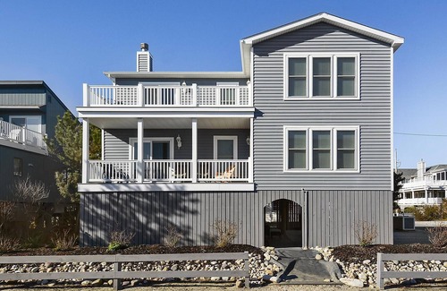 South Bethany Maison | ACTIVITÉS QUOTIDIENNES GRATUITES ET VUES SUR LE GRAND OCÉAN !! Vous apprécierez la vue sur l'océan et la brise depuis les ponts doubles de cette belle maison de 6 chambres composée de six chambres, 4 salles de bain complètes, nouvelle maison de style o...