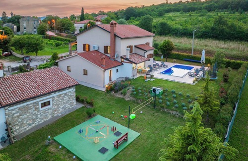 Purgarija Cepic Villa | Activity and family Villa Milena with heated pool