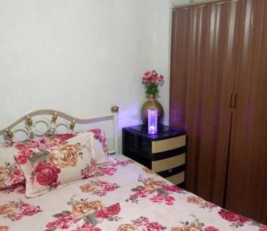 Guayaquil Maison | Acuarela del Rio H#1 Cerca Terminal Terrestre Habitación privada con baño
