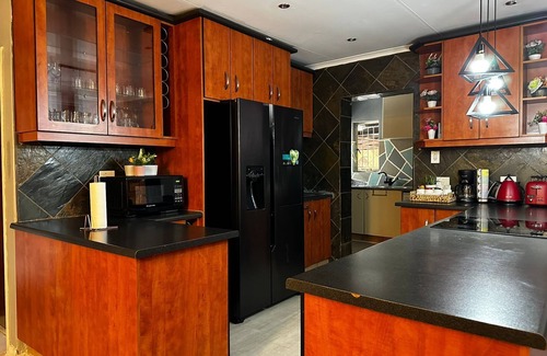 Kempton Park Maison | Acuvea In - Modern and electricity backed up 3bedroom & 2 full bathroom house.