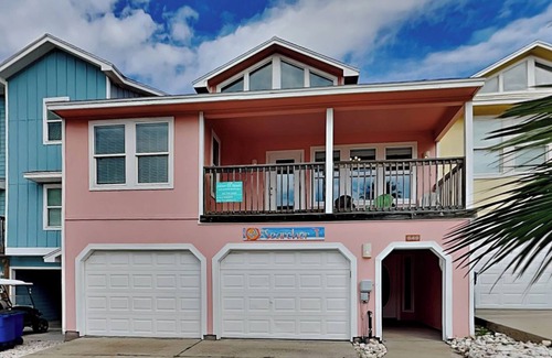 Sand Point Maison | Sol Searcher