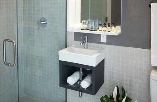 Hiler Hôtel | Relaxing Overnight Stay! Pets Allowed, Free Breakfast, Near Brooklyn Bridge