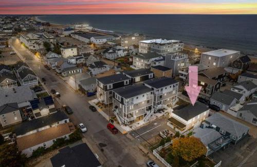 Salisbury Beach Maison | Addie Shack & Cammie Cabana Pet Friendly 10pp