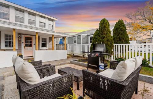 Salisbury Beach Maison | Addie Shack & Cammie Cabana Pet Friendly 10pp