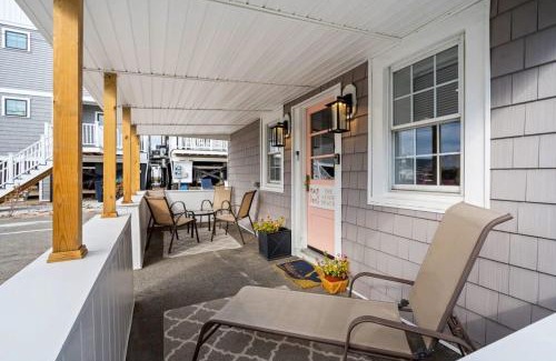 Salisbury Beach Maison | Addie Shack & Cammie Cabana Pet Friendly 10pp