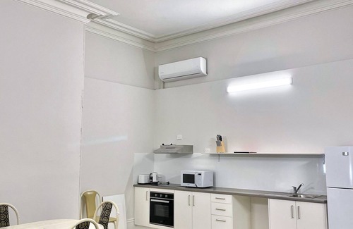 Glenelg Appartement | ADELAIDE | BEACHFRONT | CENTRAL LOCATION | FREE WIFI | SMART TV | SECOND FLOOR WITH SHARED BALCONY