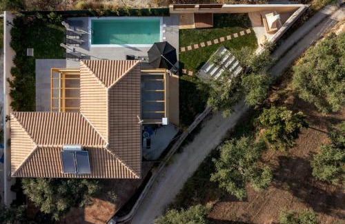 Neromilos Villa | Adelda Villa