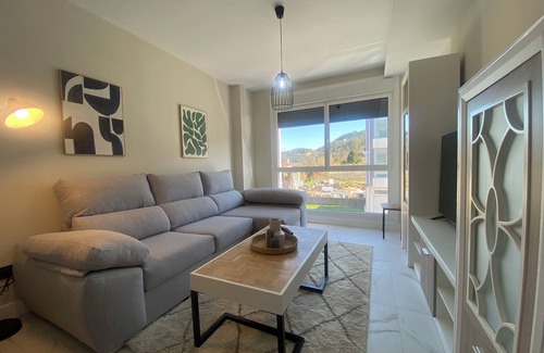 Caldas de Reis Appartement | ADELINE, BRAND NEW THREE-BEDROOM APARTMENT WITH GARAGE SPACE
