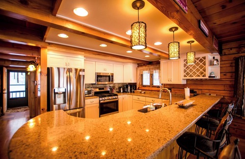 Cold Brook Cabine | Adirondack Lakeside Lodging, Wrap Around Deck, Panoramic Lakeviews, Beach Access