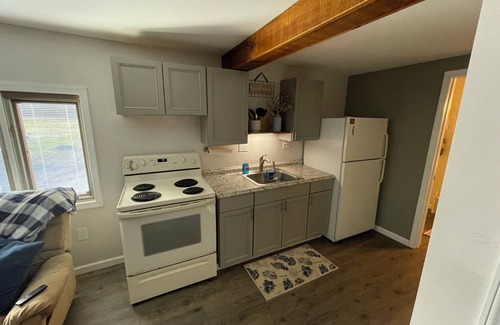 Croghan Appartement | Adirondack Apt w/Kayaks, Direct Snowmobiling & ATV, Trailer Parking, WiFi