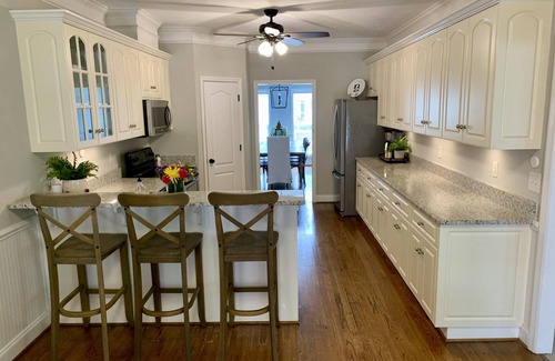 Evans Maison | Adjacent to Park — 6 Miles to National