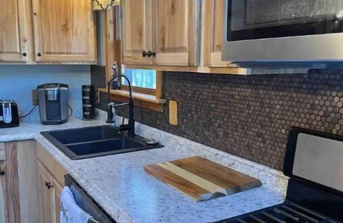 Inlet Cabine | ADK Chalet, Secluded Peaceful Getaway in the Woods