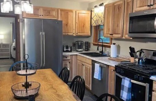 Inlet Cabine | ADK Chalet, Secluded Peaceful Getaway in the Woods