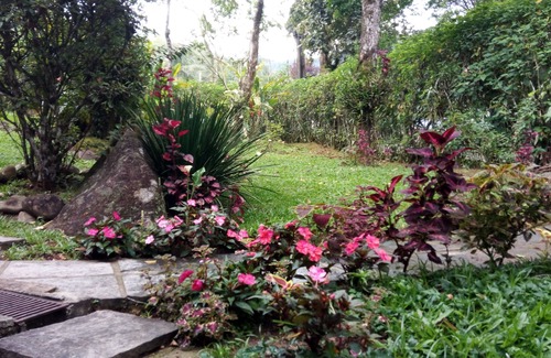 Penedo Maison | Adonai Mansion House dans les cascades de Penedo