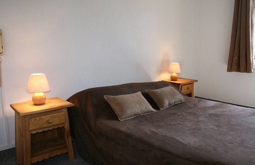 Guillaumes Hôtel | Adonis Hotel Le Chastellan