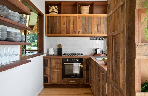 Ewingsdale Maison | Adora Villa