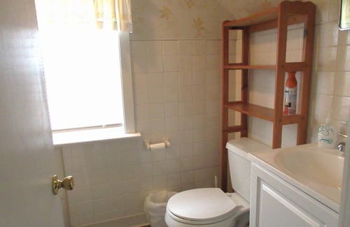 Ship Bottom Appartement | Adorable 2 bedroom second floor duplex in Ship Bottom, short walk to the beach.