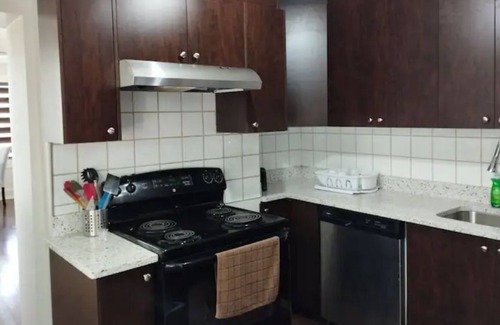 Crescent Heights Appartement | Adorable 2BDR Suite,5mins to downtown free parking