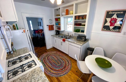 Austin Maison | NOUVELLE LISTE! Adorable bungalow de la 6e rue