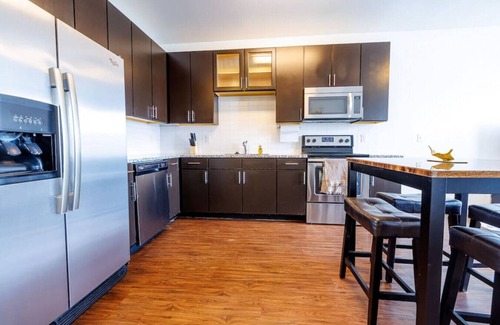 River North Art District Appartement | Adorable Apt w/Private Desk