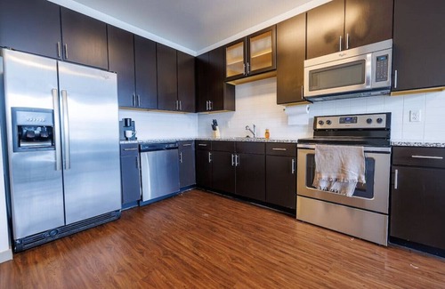 River North Art District Appartement | Adorable Apt w/Private Desk