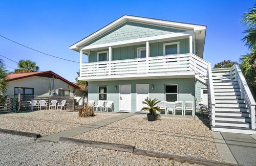 Laguna Beach Estates Maison | Adorable Beach Cottages by Panhandle Getaways