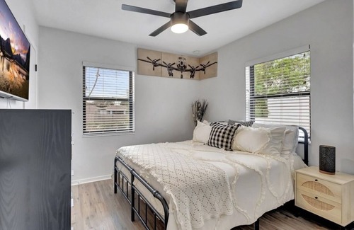 Lake Ida Shores Maison | Adorable, beach house. Atlantic Ave & beach is just a free golf cart ride away.