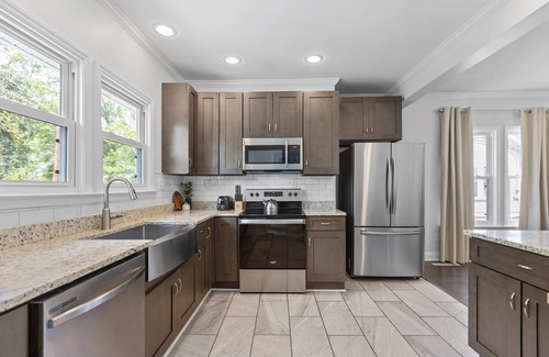 East Durham Maison | Adorable Bungalow, Minutes from Downtown Durham