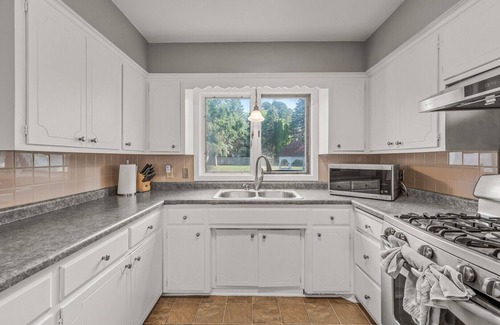 Maplewood Maison | Adorable Comfy Home- 3M Headquarter-Battle Creek Park- MOA- DTWN St. Paul