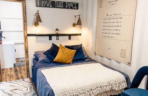 Marble Falls Villa | Adorable container villa on Retreat Ranch