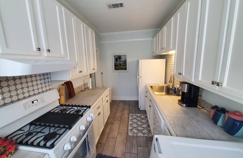 Canton Maison | Adorable cottage nestled in Canton historic district