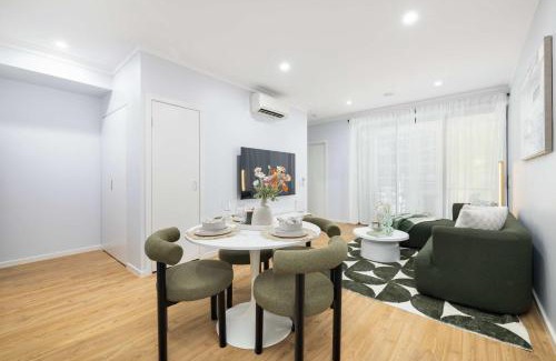 West End Appartement | Adorable Fresh 1BR Apt with parking Central WIFI