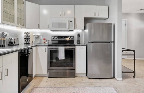 North Scottsdale Cottage | Adorable guesthouse with private driveway