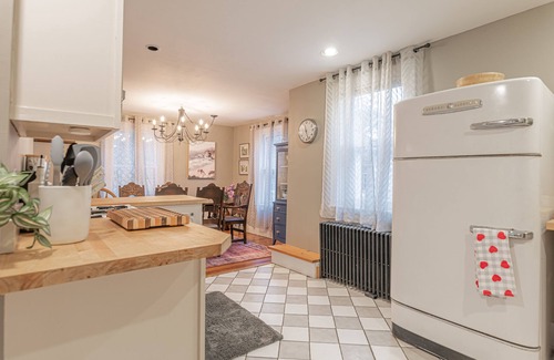 Kingston Maison | Adorable Kingston Cottage in the Heart of the Roundout Historic Area Downtown.