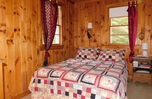 Denmark Cottage | Adorable Maine cottage with sandy entry waterfront into Moose Pond