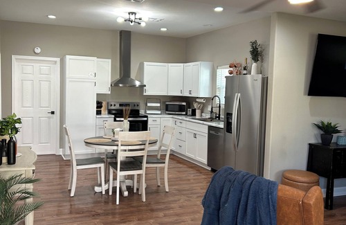 Tonkawa Maison | Adorable New Remodeled 3BR 2 BA quiet neighborhood!