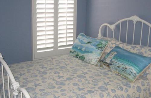 Boardwalk Maison | Adorable North Beach Home - Oceanfront by Ocean Properties