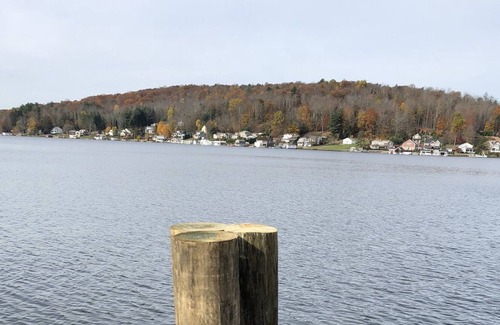 Shawanese Maison | Adorable (newly renovated) Private Cottage with Beach Access & Lake View