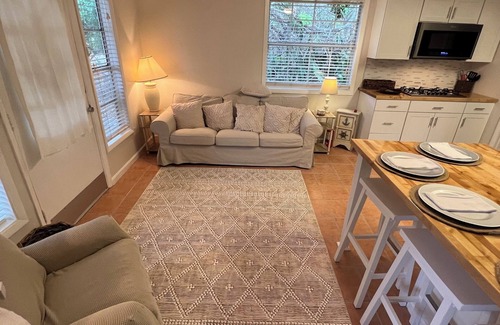 Ilexhurst Maison | Adorable private house on AMI 2 bedrooms, steps from the sand! Privately owned.